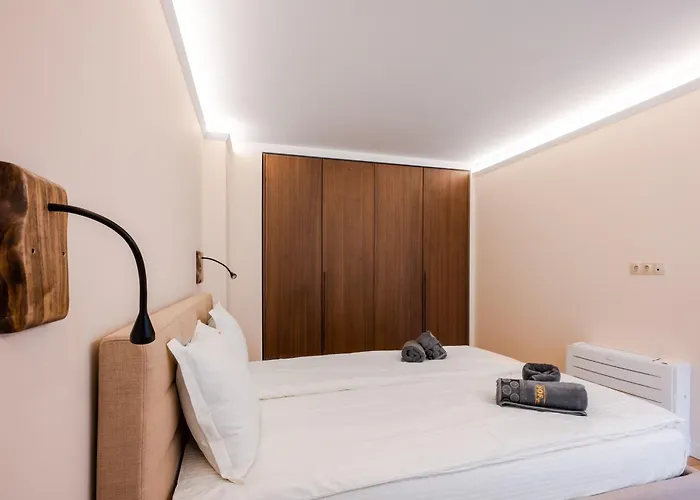 Sofapart Boutique * 索菲亞